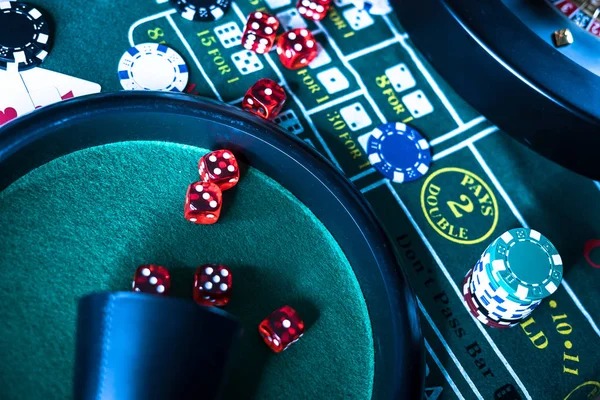 Casino Hold'em live dealer table